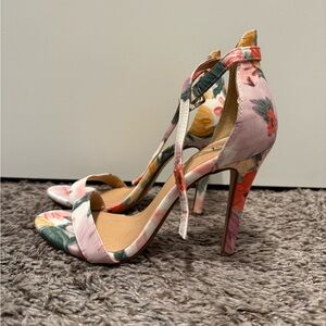 Lulu's Pink Floral Heels